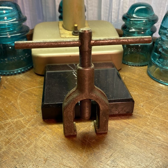 Vintage Small Hand Press Puller - Picture 4 of 4